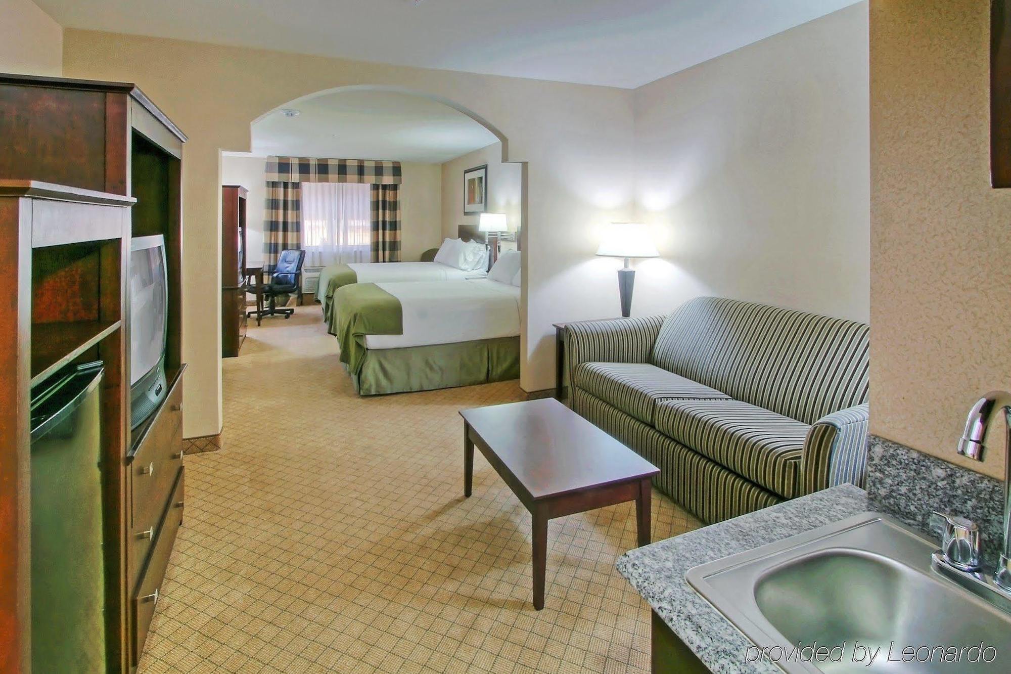 Holiday Inn Express & Suites Portales, An Ihg Hotel Room photo